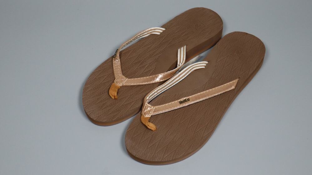 KuaiLu Womens Fashion Flip Flops Ladies Lightweight Sandals Shiny Brown Size 10